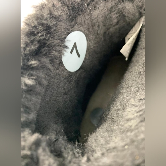 UGG Koolaburra Black‎ Leather Sheepskin Lining Mid Calf Boots Size 7 - Picture 11 of 11